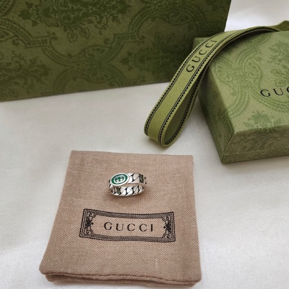 GUCCI- “G” Sterling Silver, Green Enamel, Interlocking Band Ring, Size 7.5 - Picture 3 of 15